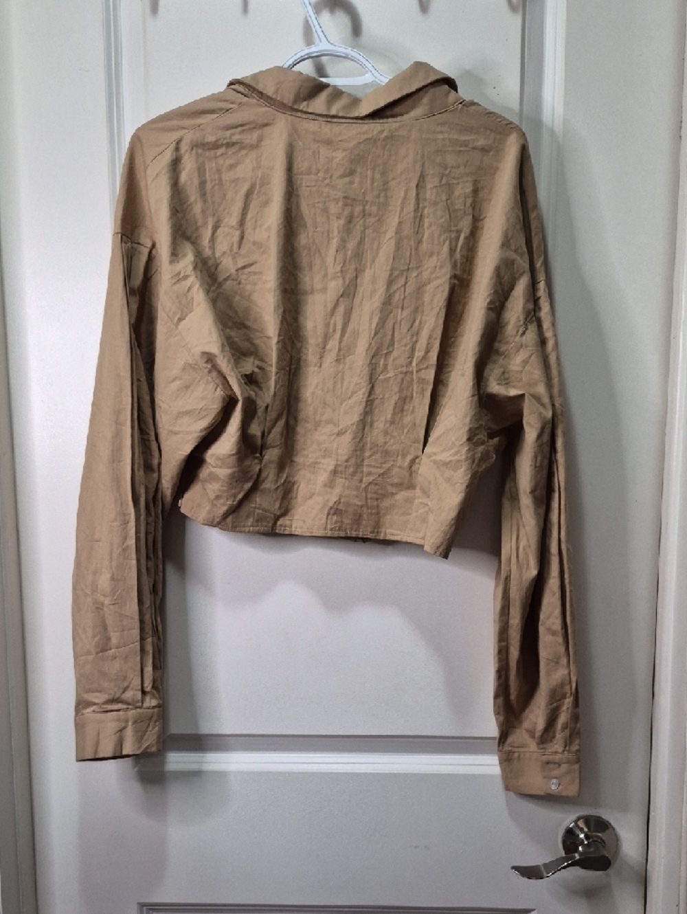 Missguided Beige Cropped Button-Up Shirt - Picture 6 of 7